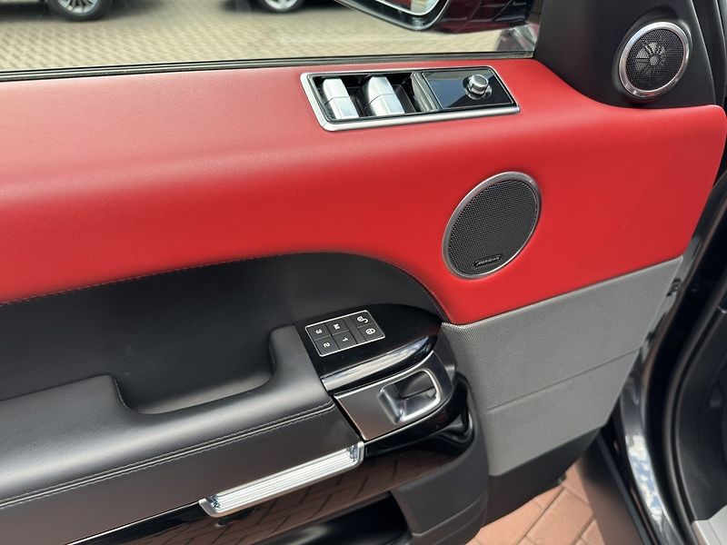 Land Rover Range Rover (2018) 4.4SDV8 Autobiography Vzduch - fotka 29 z 50