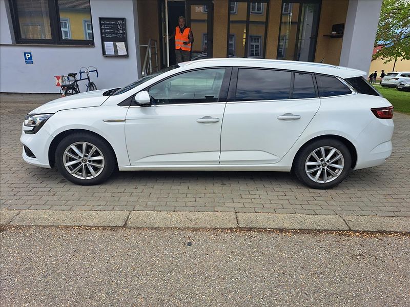 Renault Mégane 1,6 i LPG - fotka 4 z 37