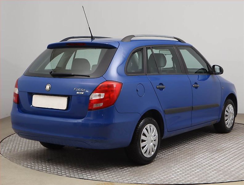 Škoda Fabia (2008) 1.4 16V, jezdí skvěle - fotka 5 z 13
