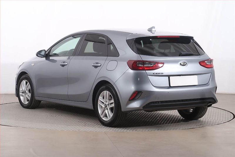 Kia Ceed (2021) Silver 1.0 T-GDI, Serv.kniha - fotka 4 z 20