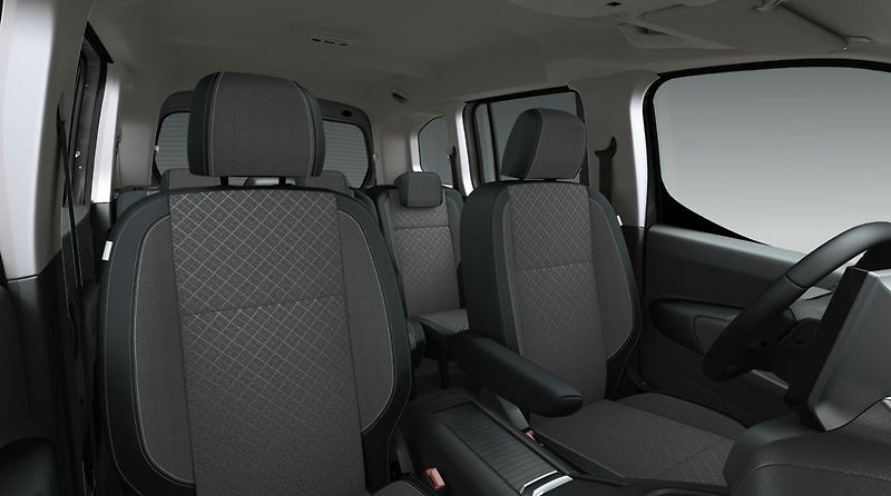 Opel Combo (2026) L1 El. Plus 1.5 CDTI 130k AT8 - fotka 7 z 11
