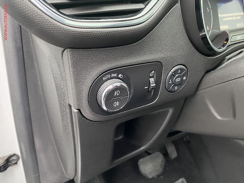 Opel Crossland X (2019) 1.5 CDTi, Innovation, AT - fotka 15 z 18