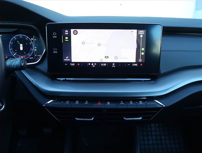 Škoda Octavia (2022) Ambition 1.0 TSI, Navi - fotka 12 z 23