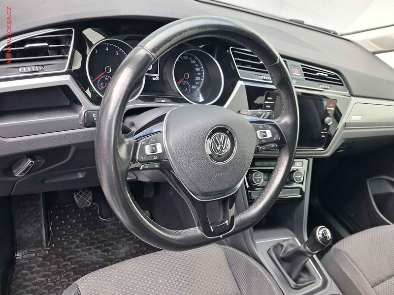 Volkswagen Touran (2017) 1.4 TSi, Comfortline, LED, TZ - fotka 11 z 18