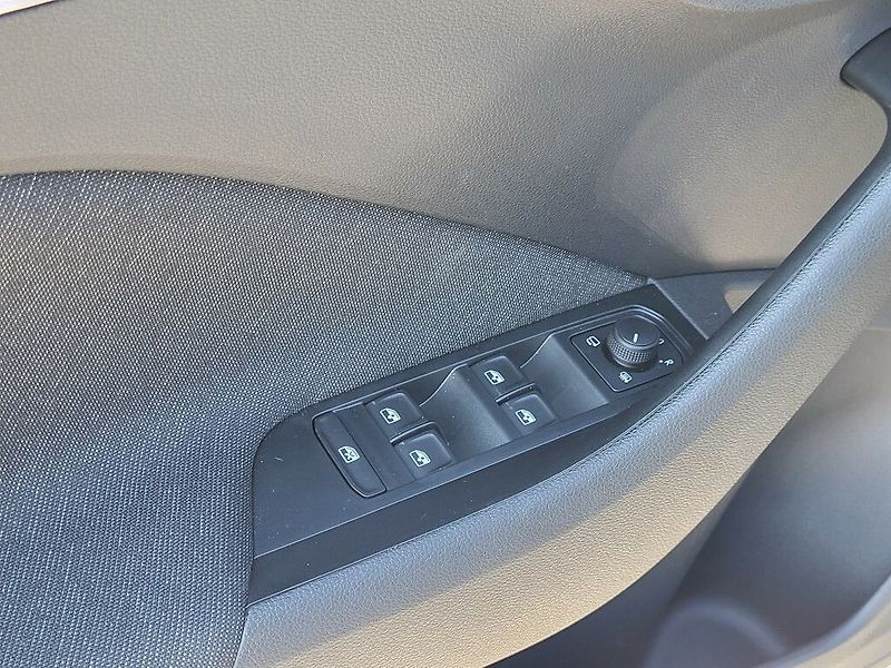 Škoda Kamiq Top Selection 1,5TSI 110kW - fotka 12 z 27