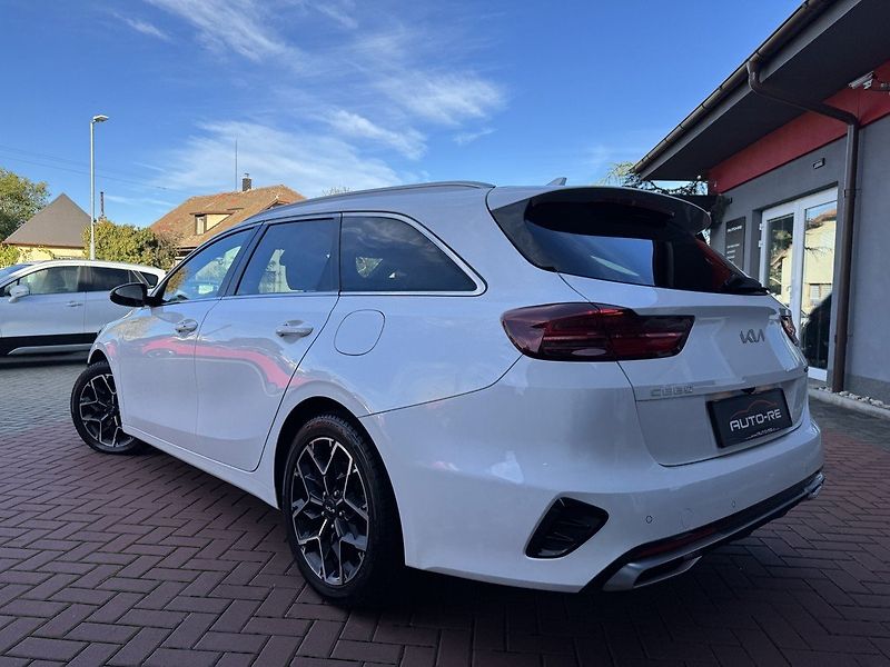 Kia Ceed (2022) 1.5i TGDi GT-Line Automat LED - fotka 3 z 49