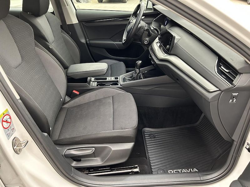 Škoda Octavia 1.5 TSI  Ambition   Plus - fotka 8 z 22