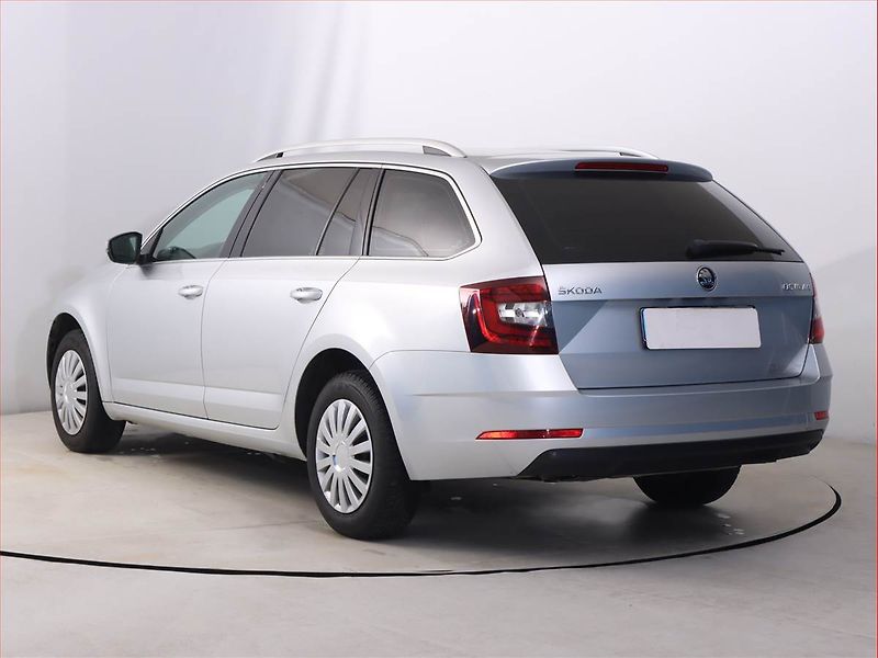 Škoda Octavia (2019) 1.6 TDI, Automat, Serv.kniha - fotka 4 z 19