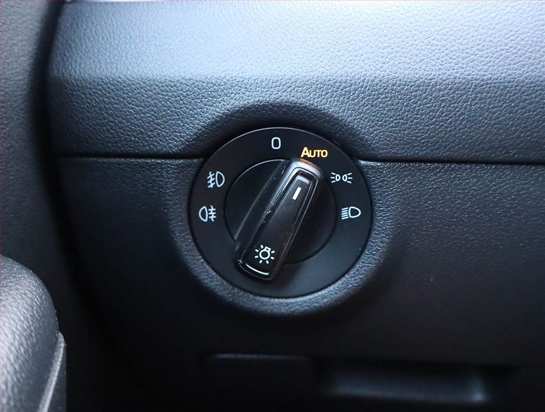 Škoda Octavia (2018) 1.6 TDI, Tempomat - fotka 20 z 22