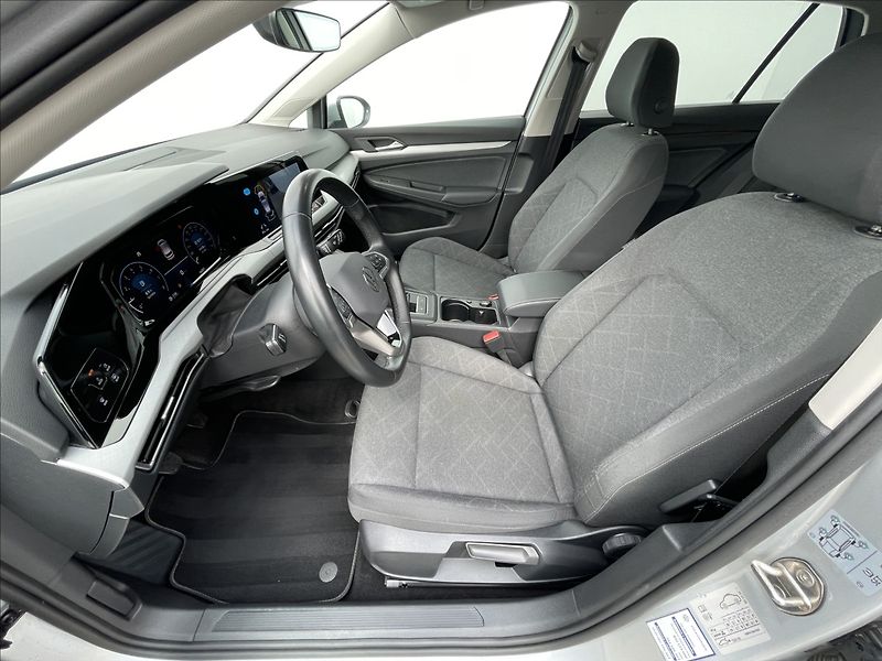 Volkswagen Golf 1,0 TSI Life Kamera KESSY - fotka 4 z 22