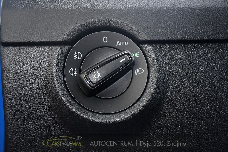 Škoda Octavia 1,6 TDI DSG STYLE & DYNAMIC - fotka 25 z 53
