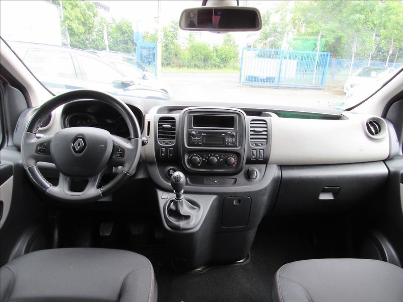 Renault Trafic 1,6 dCi 125 8 míst - fotka 12 z 27