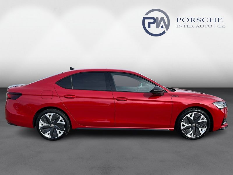 Škoda Superb SPORTLINE 2,0TDI 142kW 4X4 DSG - fotka 8 z 24