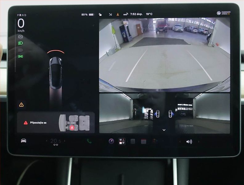 Tesla Model 3 (2019) Long Range 4WD 78kWh, SoH 83% - fotka 19 z 21