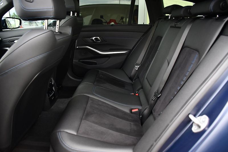 BMW Řada 3 320d xDrive MSPORT ČR 3LZÁRUKA - fotka 19 z 44