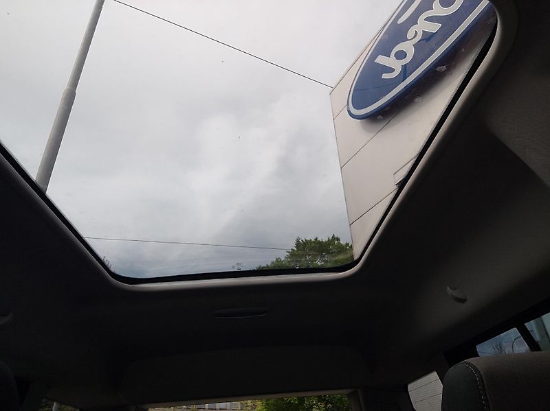 Ford Tourneo Connect (2020) 1,5 EcoBlue 88kW CZ DPH - fotka 29 z 30