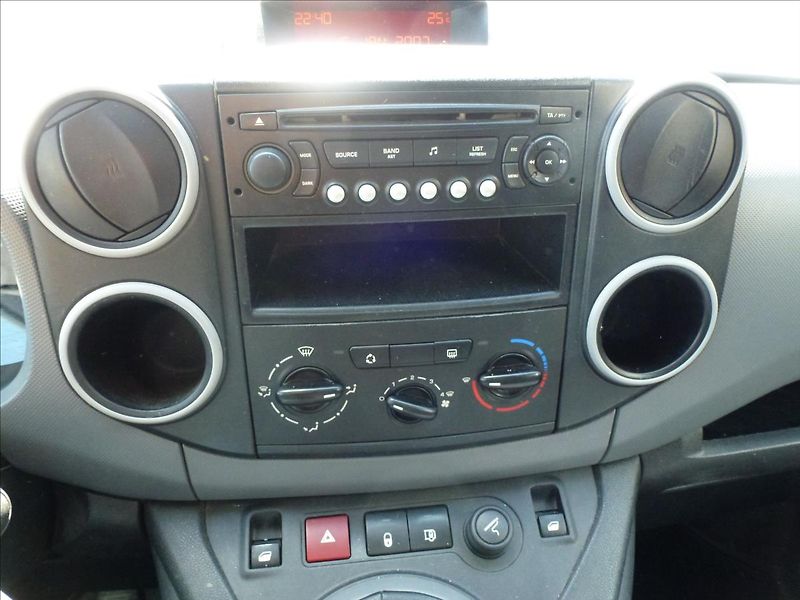 Peugeot Partner 1,6 HDI LONG L2H1 WEBASTO 3mís - fotka 30 z 44