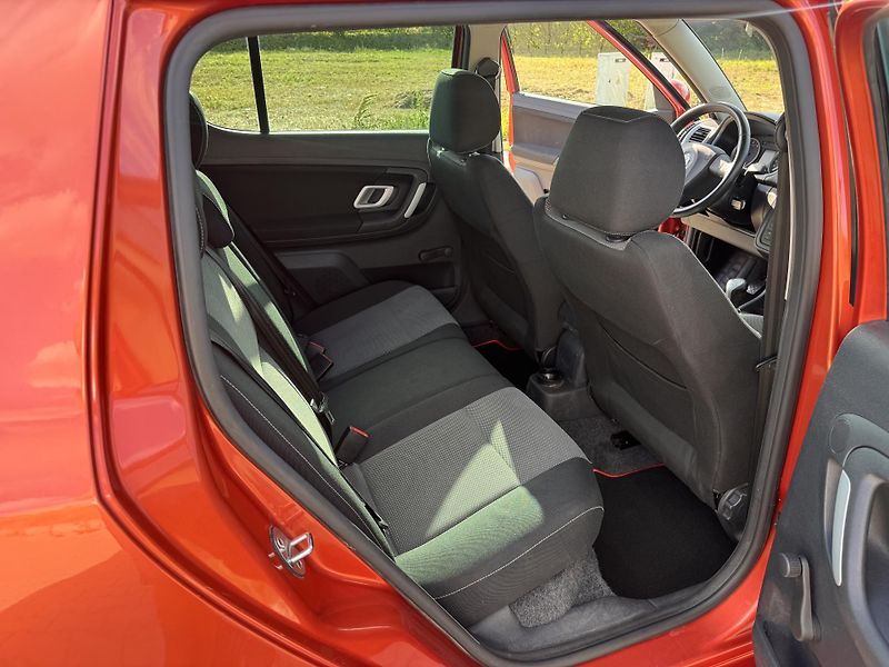 Škoda Fabia 1.4i 63Kw SPORT - fotka 20 z 23