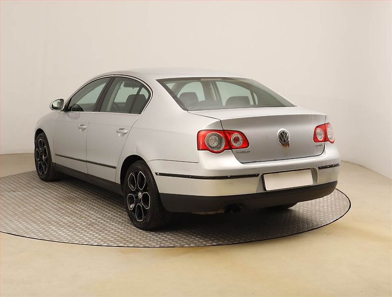 Volkswagen Passat (2007) Business 2.0 TDI, po STK - fotka 4 z 21