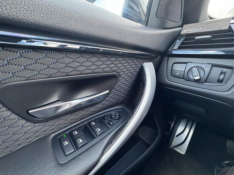 BMW Řada 4 (2016) 420D 2,0 135KW XDRIVE MPACKET - fotka 20 z 50