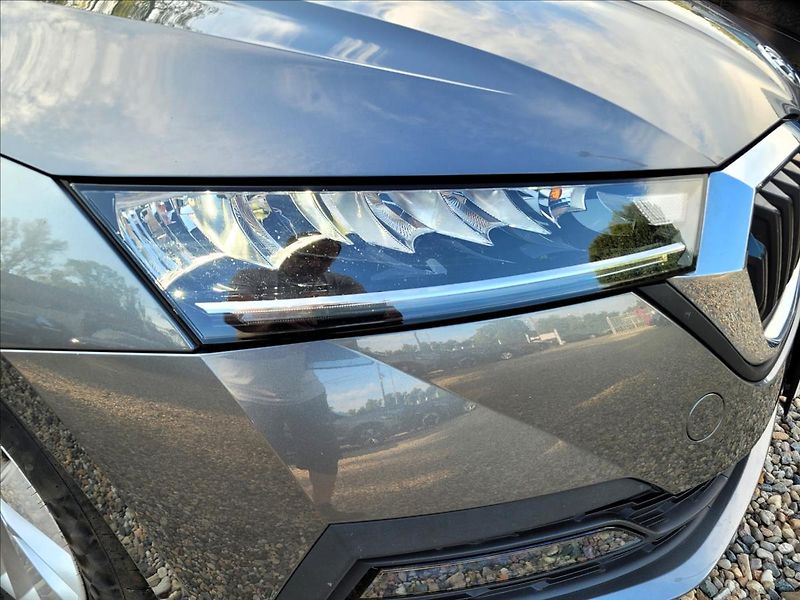 Škoda Octavia 1,0 TSI,NAVI,LED,VIRTUAL,KEYLE - fotka 48 z 50