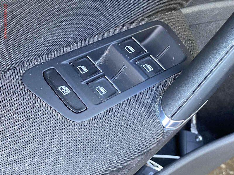 Volkswagen Golf (2013) 1.4 TSi VII, Highline, DSG - fotka 11 z 20