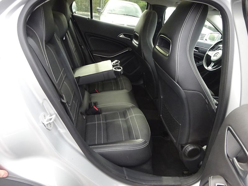 Mercedes-Benz GLA 200d 100kW 4MATIC PANORAMA  - fotka 11 z 40