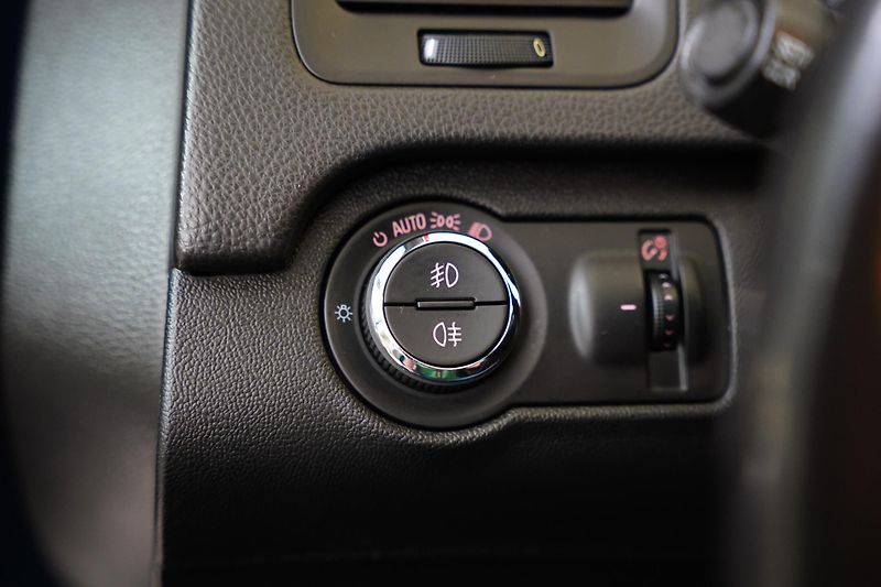 Opel Insignia - fotka 13 z 23