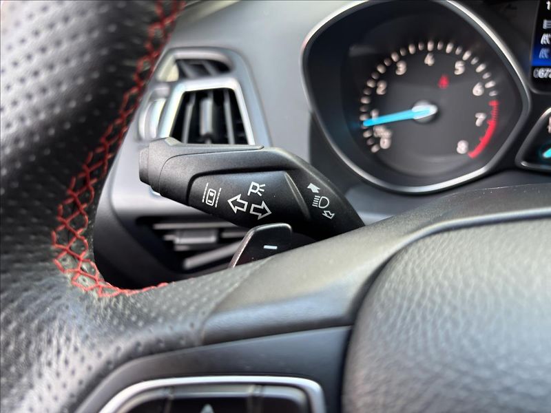 Ford Kuga 2,0 EcoBoost 170 kW ST-Line - fotka 25 z 44