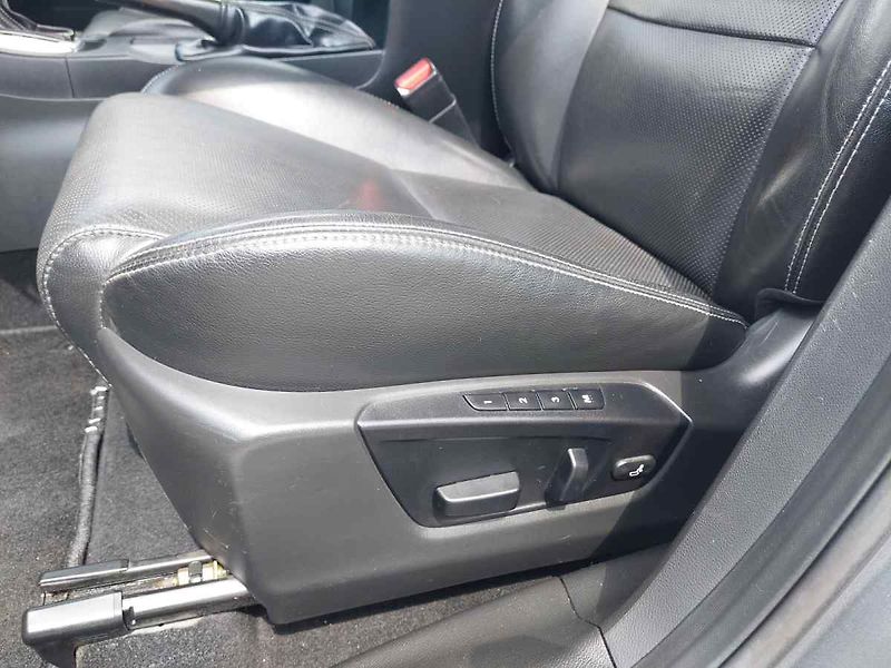 Suzuki Kizashi 2.4 4WD - fotka 33 z 59