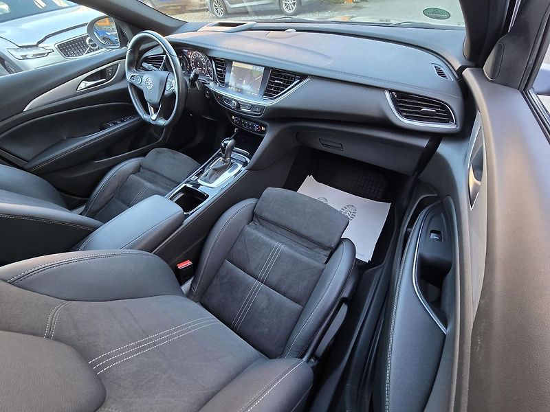 Opel Insignia 128kW 4x4 AUT Ultimate ST -DPH - fotka 12 z 40