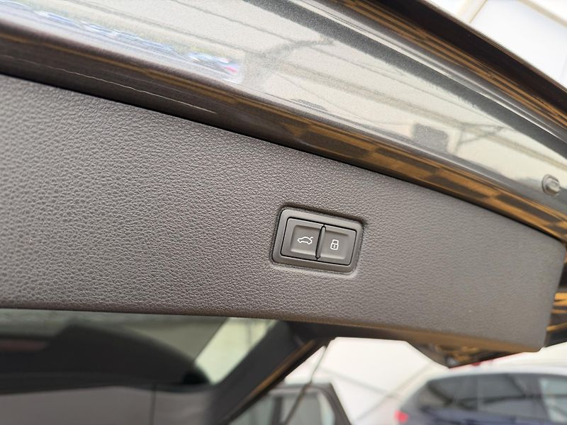 Audi Q7 3.0Tdi*200kw*CZ*DPH*S-Line* - fotka 17 z 47