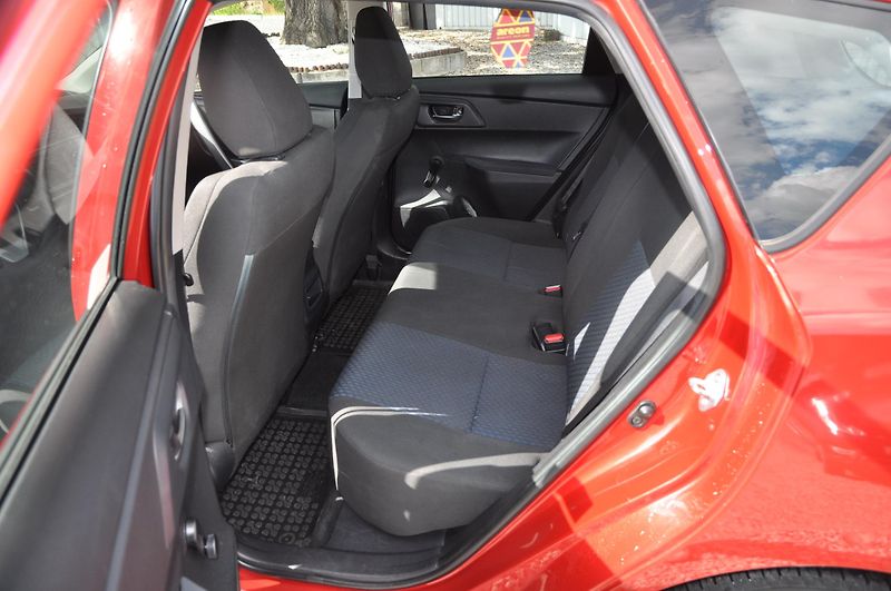 Toyota Auris 1.33VVT-i 73kW - fotka 7 z 11