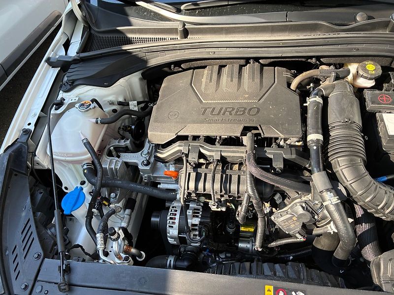 Hyundai i30 1.0 T-GDi 88 kW Fastback ČR - fotka 18 z 22