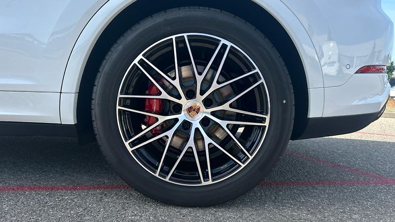 Porsche Cayenne S E-Hybrid - fotka 12 z 30