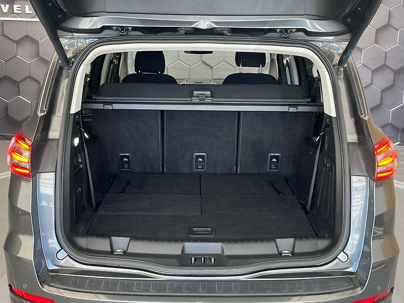 Ford S-MAX 2,5 HEV Titanium 7míst - fotka 38 z 70