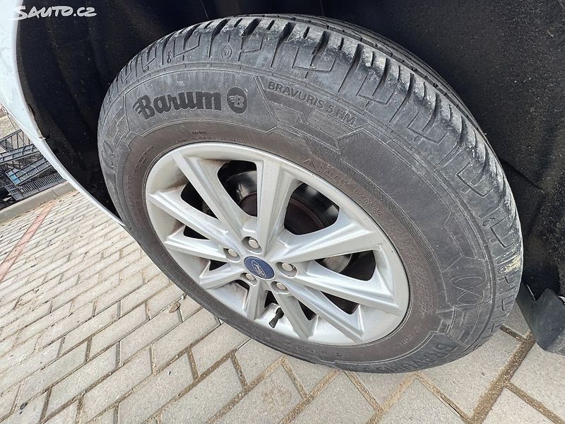 Ford Grand C-MAX 2.0TDCi 110kW kamera - fotka 27 z 28