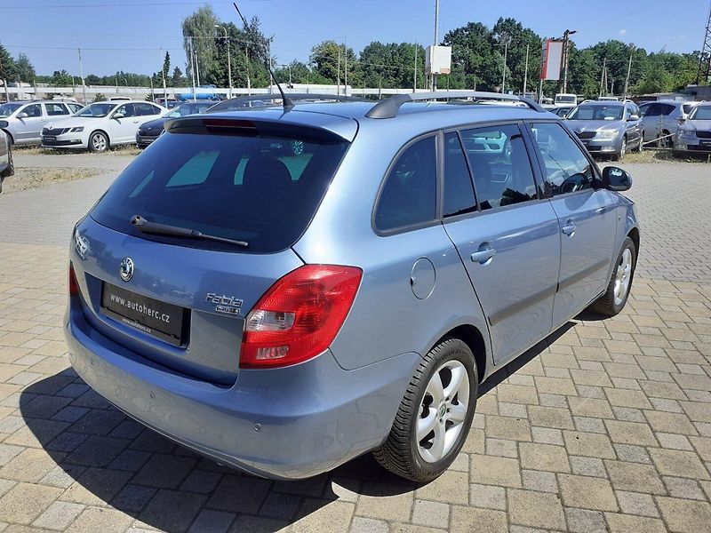 Škoda Fabia (2009) KOMBI 1.4 16V - fotka 4 z 30
