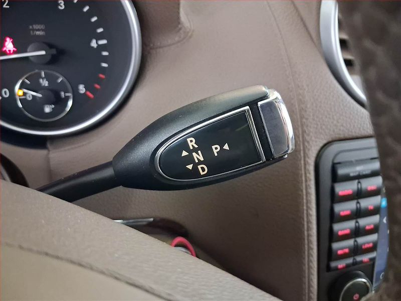 Mercedes-Benz GL (2007) 320 CDI, 4X4, Automat, 7 míst - fotka 13 z 24