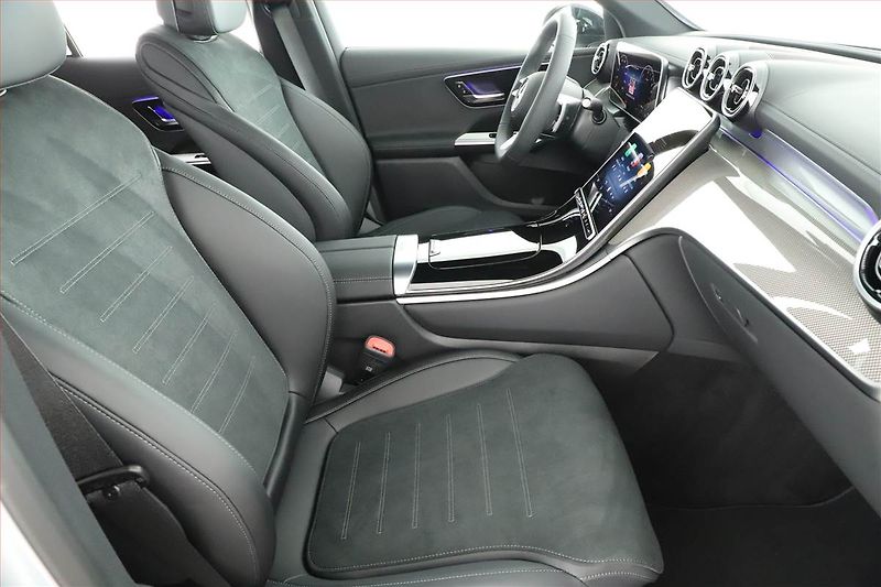 Mercedes-Benz GLC (2025) 300 de 4MATIC, AMG LINE - fotka 7 z 29