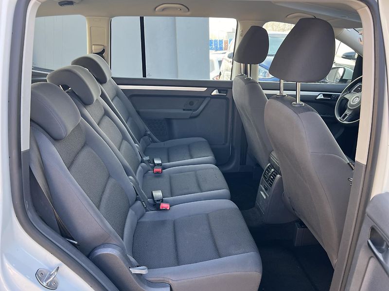 Volkswagen Touran 1.2TSi 77kw  7MÍST TEMPOMAT  - fotka 32 z 43