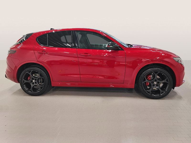 Alfa Romeo Stelvio (2024) 2.0 Turbo 280k Q4 TRIBUTO ITAL - fotka 6 z 11