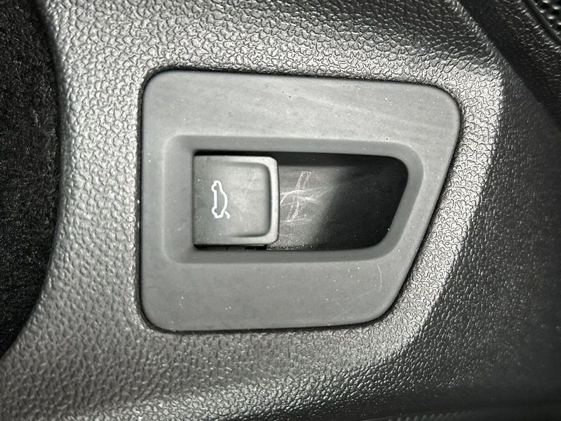 Volkswagen Passat (2022) Variant 2.0 TDI DSG Business - fotka 12 z 33