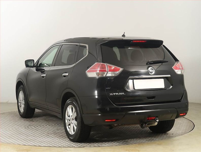 Nissan X-Trail (2016) 1.6 DIG-T, ČR,1.maj - fotka 4 z 20