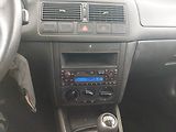 Volkswagen Golf (2000) 1.6 16V, Klima, pěkný stav - náhled 12