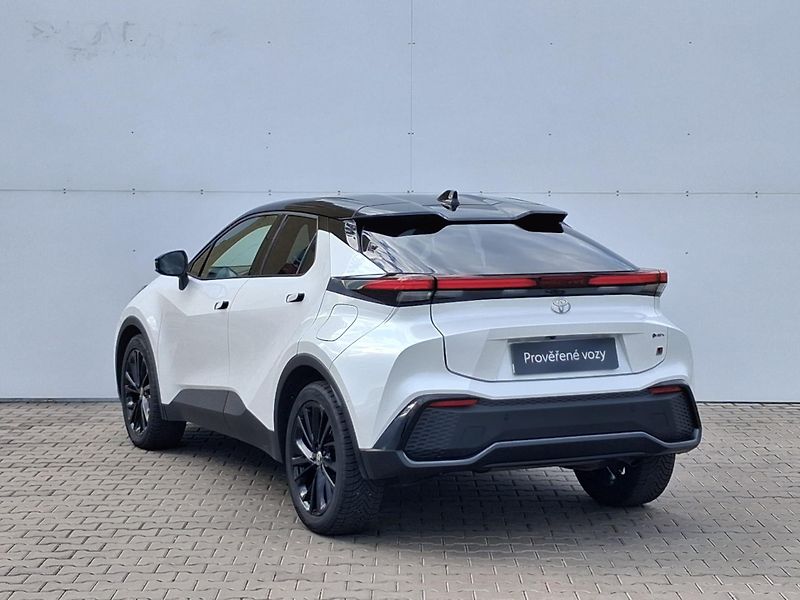 Toyota C-HR 2,0 HEV e-CVT GR Sport - fotka 7 z 26