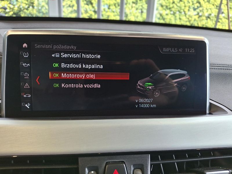 BMW X1 xDrive18d X-Line - fotka 18 z 23