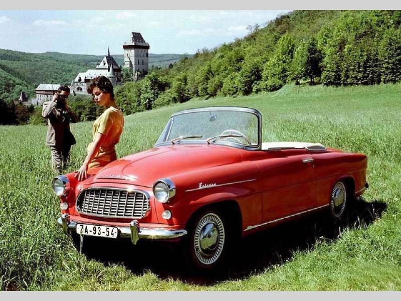 Škoda Favorit a Škoda Superb.