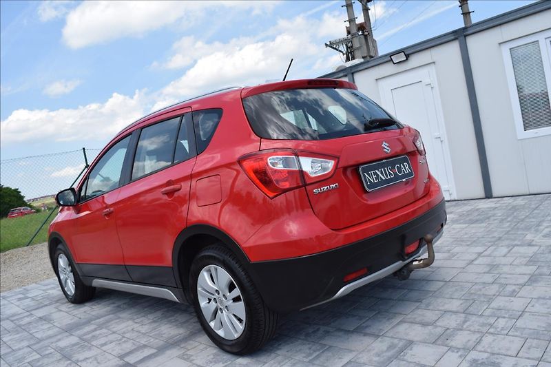 Suzuki SX4 S-Cross 1,6 D 88KW NOVÁ STK TAŽNÉ 4X4 - fotka 7 z 49