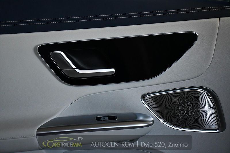 Mercedes-Benz EQE 500 AMG 4MATIC  - fotka 47 z 53